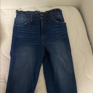 Flounce Fitting Mom Jeans